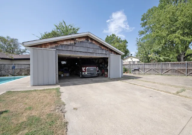 Photo 4 of Single family home for sale at 2701 Judy Dr, Mesquite, TX 75149 | MLS# 21369808 | Listing updated on 2026-08-26
