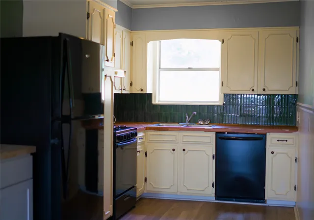 Photo 19 of Single family home for sale at 905 N 9th St, San Saba, TX 76877 | MLS# 21368818 | Listing updated on 2026-08-26