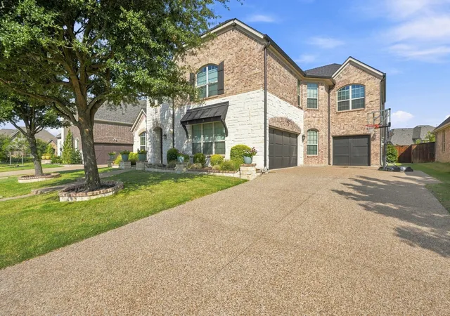 Photo 1 of Single family home for sale at 2803 Waverley Dr, Trophy Club, TX 76262 | MLS# 21369029 | Listing updated on 2026-08-27