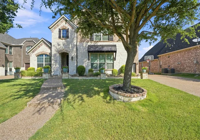 Photo 2 of Single family home for sale at 2803 Waverley Dr, Trophy Club, TX 76262 | MLS# 21369029 | Listing updated on 2026-08-27