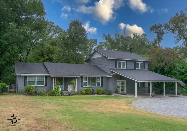 Photo 3 of Single family home for sale at 3541 N Market St, Shreveport, LA 71107 | MLS# 21369662 | Listing updated on 2026-08-26