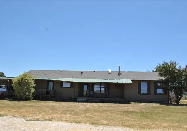 Photo 4 of House for sale at 601 Hwy 588, Comanche, TX 76442 | MLS# 21368797 | Listing updated on 2026-09-25