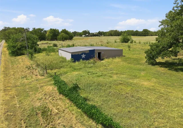 Photo 2 of Single family home for sale at 13810 E Sh 67, Saltillo, TX 75478 | MLS# 21368542 | Listing updated on 2026-10-02