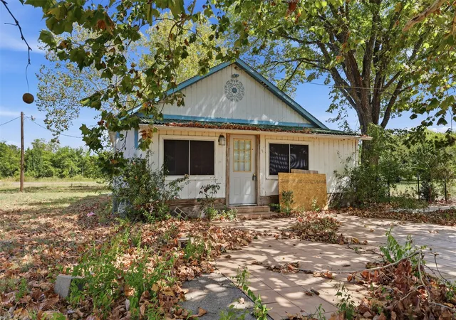 Photo 3 of Single family home for sale at 13810 E Sh 67, Saltillo, TX 75478 | MLS# 21368542 | Listing updated on 2026-10-02