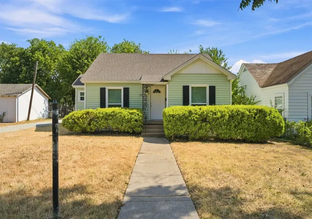 Photo 1 of Single family home for sale at 711 N 35th St, Waco, TX 76710 | MLS# 21368834 | Listing updated on 2026-09-25