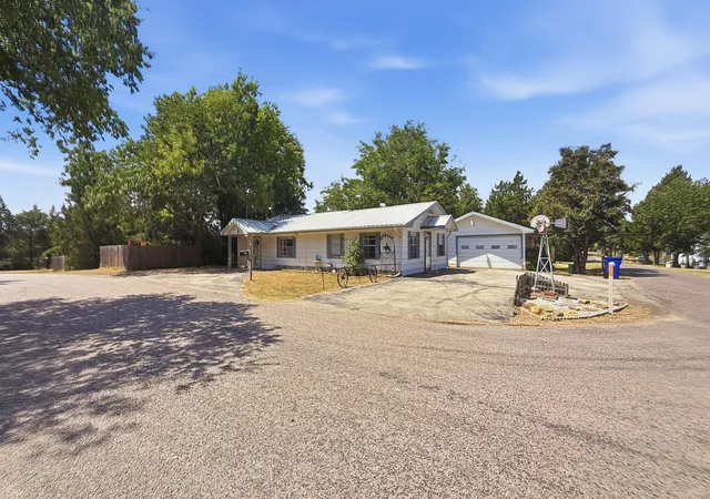 Photo 1 of Single family home for sale at 97 Heddingham Dr, Gordonville, TX 76245 | MLS# 21369909 | Listing updated on 2026-08-26