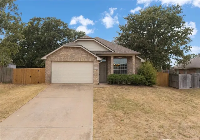 Photo 2 of Single family home for sale at 386 Molly Ln, Lindale, TX 75771 | MLS# 21369957 | Listing updated on 2026-10-08