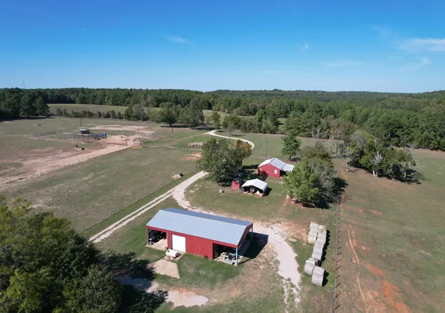 Photo 4 of House for sale at 19743 S County Road 3227, Cushing, TX 75760 | MLS# 21369991 | Listing updated on 2026-09-28