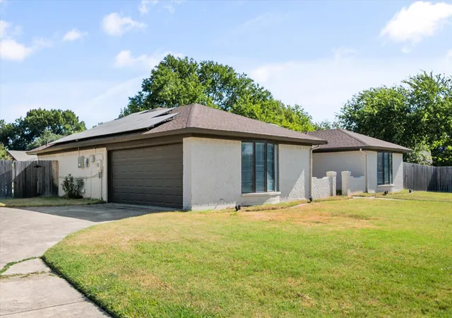 Photo 3 of Single family home for sale at 108 Haywood Dr, Benbrook, TX 76126 | MLS# 21370009 | Listing updated on 2026-08-26