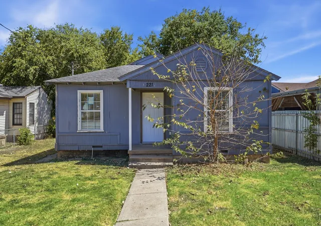 Photo 1 of Single family home for sale at 2212 Lea Crest Dr, Dallas, TX 75216 | MLS# 21342594 | Listing updated on 2026-08-27