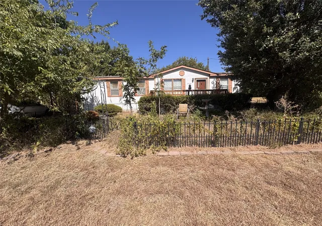 Photo 1 of Manufactured home for sale at 8008 Scenic Ridge Ct, Cresson, TX 76035 | MLS# 21370010 | Listing updated on 2026-08-26