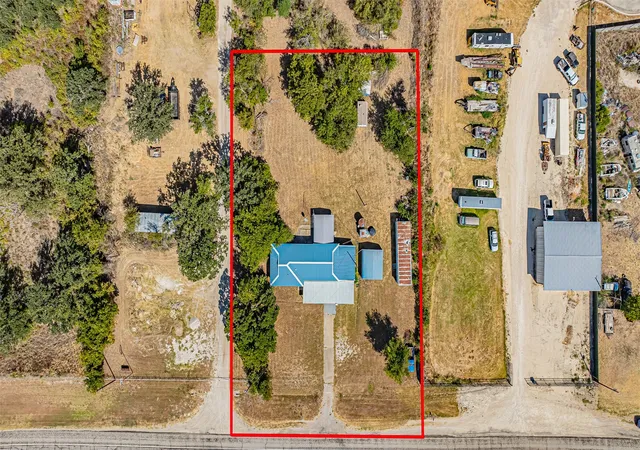 Photo 2 of Single family home for sale at 3227 E Washington St, Stephenville, TX 76401 | MLS# 21369996 | Listing updated on 2026-08-26