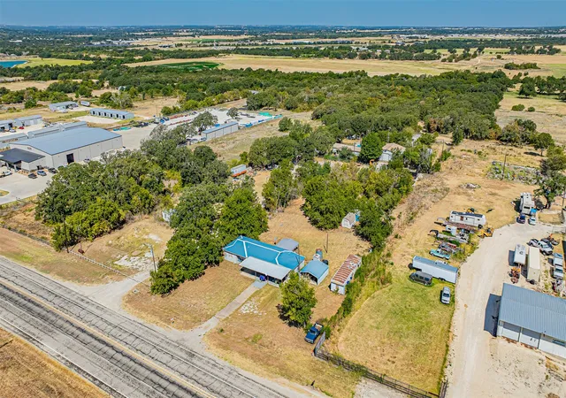 Photo 3 of Single family home for sale at 3227 E Washington St, Stephenville, TX 76401 | MLS# 21369996 | Listing updated on 2026-08-26