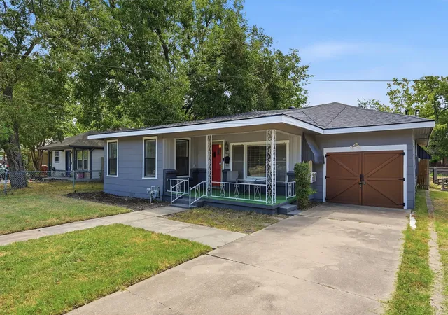 Photo 2 of Single family home for sale at 408 E Park Ave, Sherman, TX 75090 | MLS# 21369548 | Listing updated on 2026-08-26