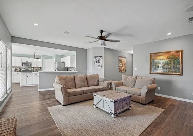 Photo 2 of Single family home for sale at 106 Bent Crk Ct, Waxahachie, TX 75165 | MLS# 21368942 | Listing updated on 2026-09-21