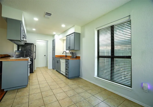 Photo 3 of Single family home for sale at 8021 Pebblebrook Dr, Watauga, TX 76148 | MLS# 21369670 | Listing updated on 2026-10-07