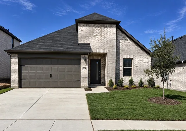 Photo 1 of Single family home for sale at 1939 Paddock Ln, Seagoville, TX 75159 | MLS# 21370095 | Listing updated on 2026-10-30