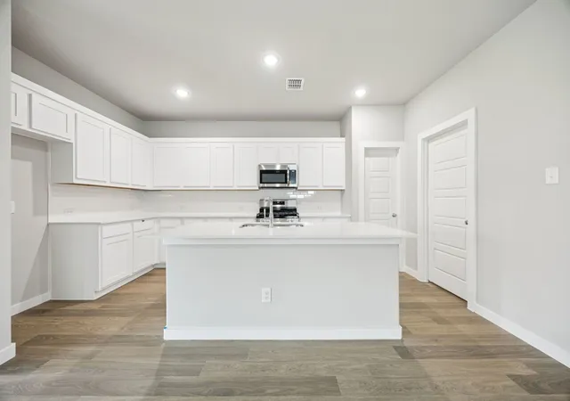 Photo 4 of Single family home for sale at 1939 Paddock Ln, Seagoville, TX 75159 | MLS# 21370095 | Listing updated on 2026-08-26