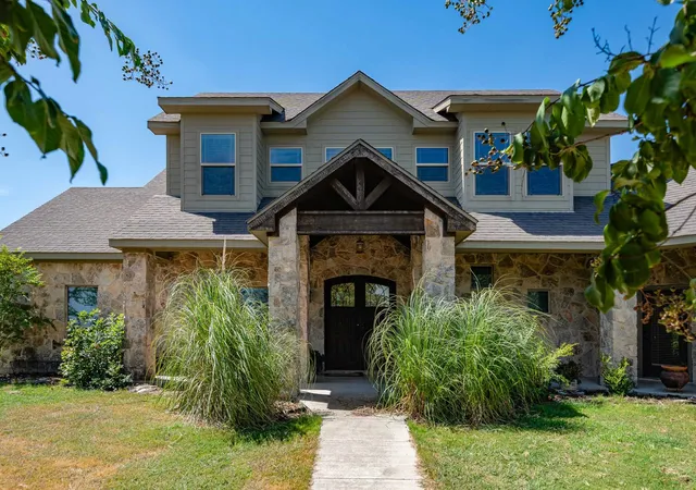 Photo 1 of Single family home for sale at 119 Cedar Ln, Gatesville, TX 76528 | MLS# 21370019 | Listing updated on 2026-08-28