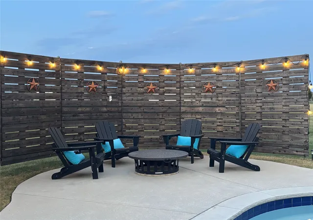 Photo 3 of Single family home for sale at 410 Water Fall Ln, Nevada, TX 75173 | MLS# 21370105 | Listing updated on 2026-08-29