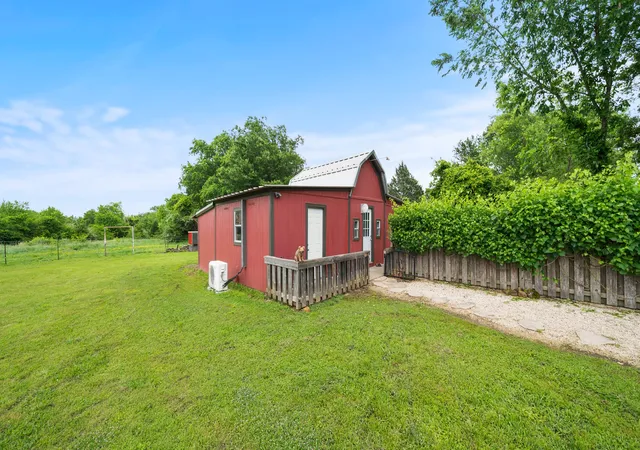 Photo 3 of Single family home for sale at 111 Vz County Road 3433, Wills Point, TX 75169 | MLS# 21370083 | Listing updated on 2026-09-21