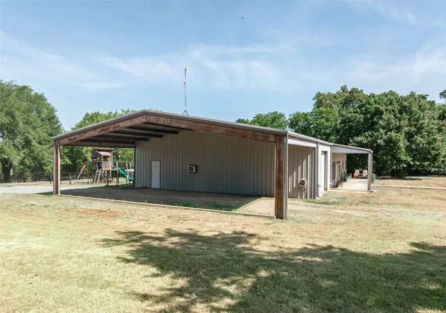 Photo 3 of Single family home for sale at 45 Halliburton Dr, Bells, TX 75414 | MLS# 21365354 | Listing updated on 2026-10-08