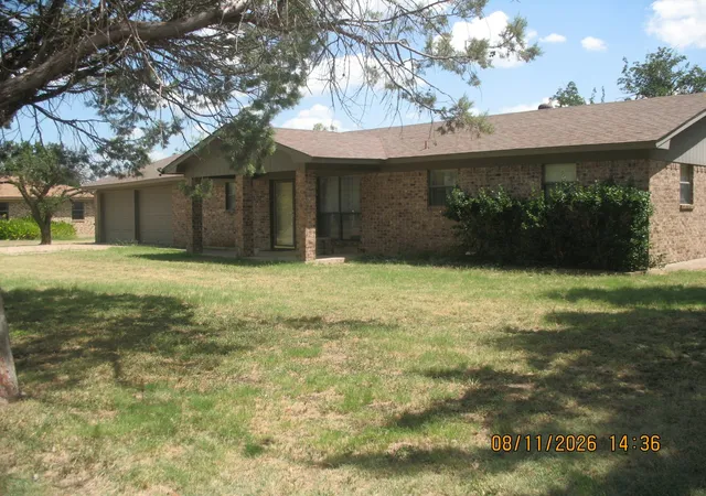 Photo 2 of Single family home for sale at 903 Sw Mesquite Dr, Clyde, TX 79510 | MLS# 21360698 | Listing updated on 2026-08-26