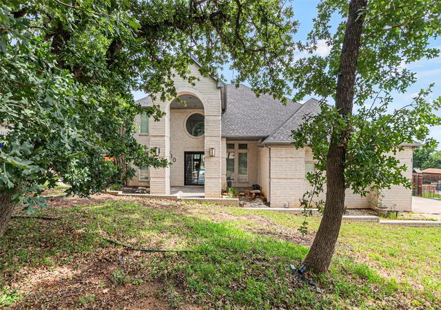 Photo 1 of Single family home for sale at 810 Pennsylvania Ave, Kennedale, TX 76060 | MLS# 21369900 | Listing updated on 2026-09-02