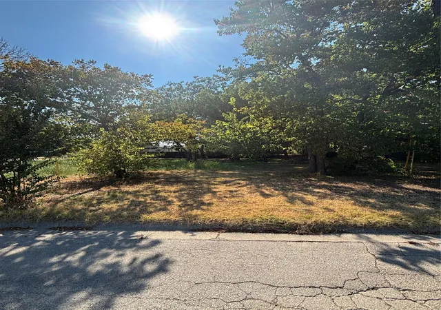 Photo 1 of Land for sale at 823 Mill St, Gainesville, TX 76240 | MLS# 21370183 | Listing updated on 2026-08-29