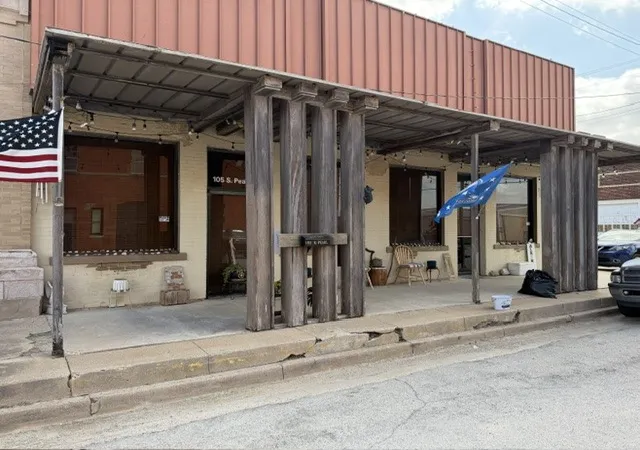 Photo 1 of Single family home for sale at 105 S Pearl St, Mart, TX 76664 | MLS# 21370184 | Listing updated on 2026-08-27