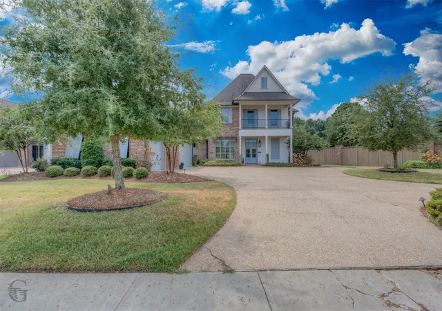 Photo 1 of Single family home for sale at 110 Overbrook Ln, Bossier City, LA 71111 | MLS# 21370153 | Listing updated on 2026-08-27