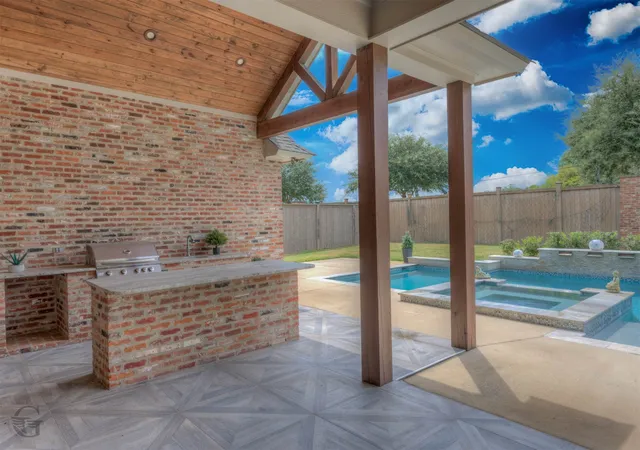 Photo 3 of Single family home for sale at 110 Overbrook Ln, Bossier City, LA 71111 | MLS# 21370153 | Listing updated on 2026-08-27