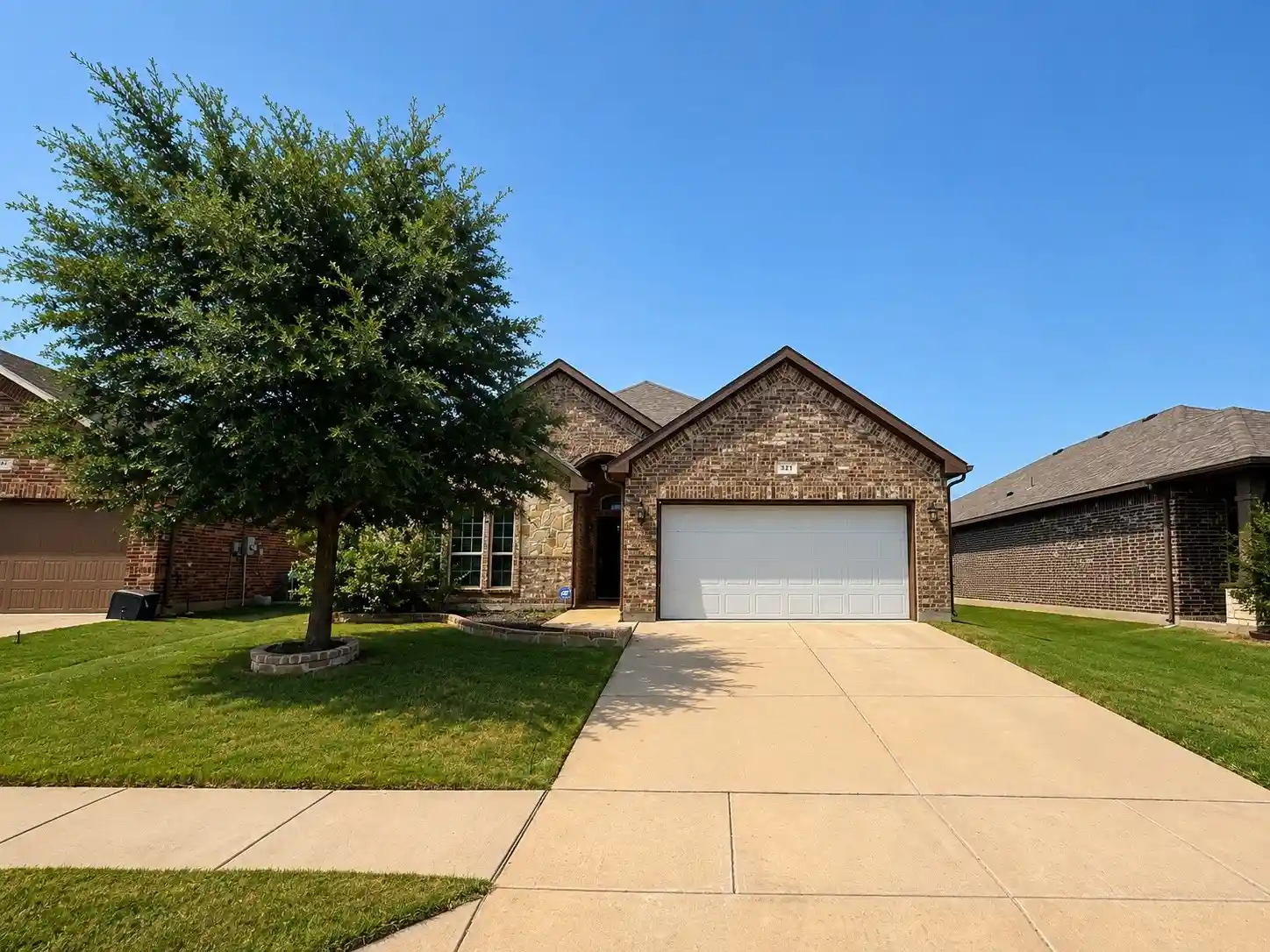 Single family home for sale at 321 Avila Ln, Fort Worth, TX 76052 | MLS# 21368275
