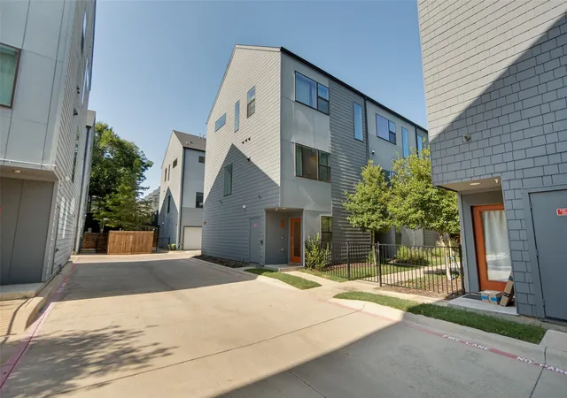 Condo for sale at 427 W 10Th St #601, Dallas, TX 75208 | MLS# 21369461