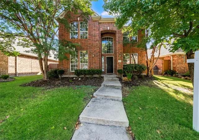 Photo 2 of Single family home for sale at 9998 Planters Row Dr, Frisco, TX 75033 | MLS# 21362865 | Listing updated on 2026-10-05