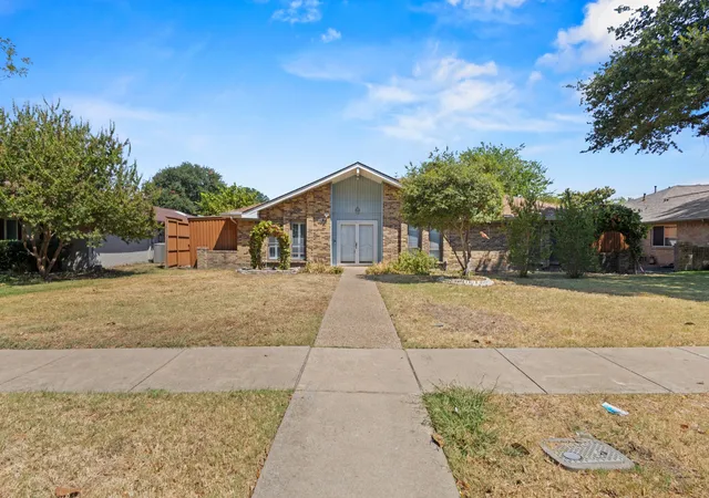 Photo 1 of Single family home for sale at 807 Morningstar Trl, Richardson, TX 75081 | MLS# 21364302 | Listing updated on 2026-09-24