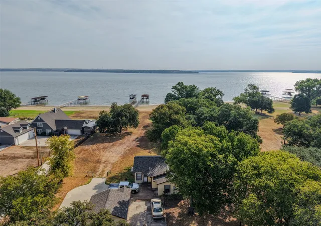 Photo 1 of Single family home for sale at 220 N Broadway Rd, Azle, TX 76020 | MLS# 21370241 | Listing updated on 2026-09-25