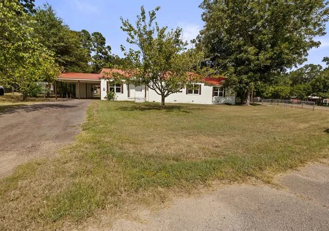 Photo 2 of Single family home for sale at 111 Walker Dr, Naples, TX 75568 | MLS# 21370281 | Listing updated on 2026-09-16