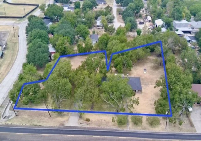 Photo 2 of Single family home for sale at 108 Lewis St, Crandall, TX 75114 | MLS# 21363307 | Listing updated on 2026-10-07