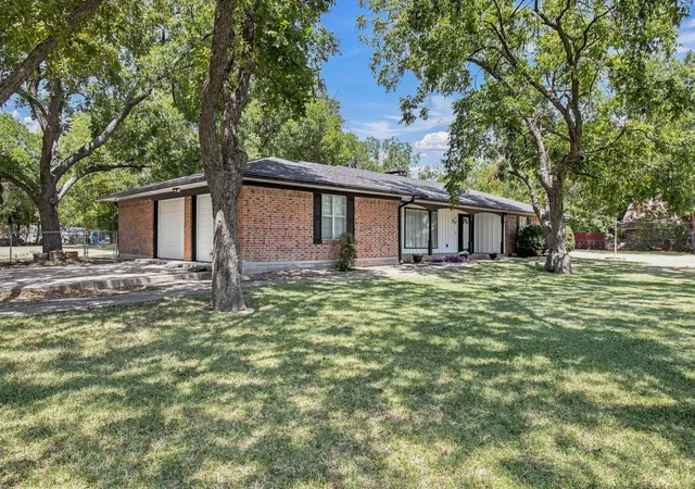 Photo 33 of Single family home for sale at 108 Lewis St, Crandall, TX 75114 | MLS# 21363307 | Listing updated on 2026-10-07