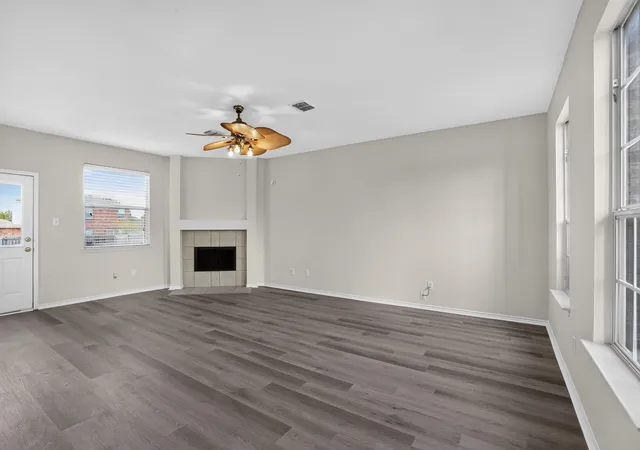 Photo 4 of Single family home for sale at 1213 Spring Water Dr, Lancaster, TX 75134 | MLS# 21370330 | Listing updated on 2026-08-27