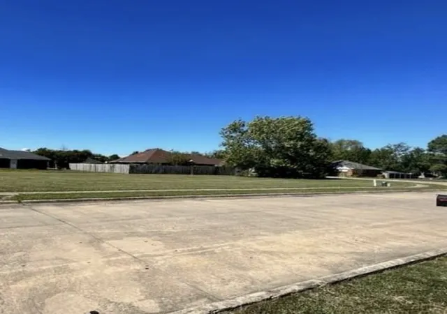 Photo 3 of Land for sale at 904 Enlow Cir, Commerce, TX 75428 | MLS# 21370342 | Listing updated on 2026-08-27
