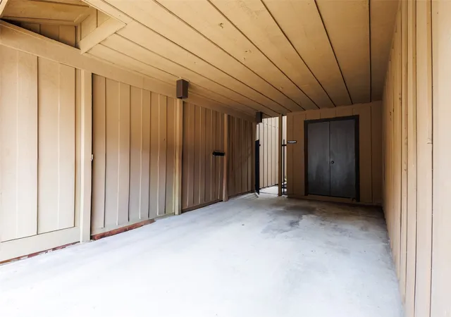 Photo 3 of Single family home for sale at 3161 Golden Oak, Farmers Branch, TX 75234 | MLS# 21368278 | Listing updated on 2026-10-27