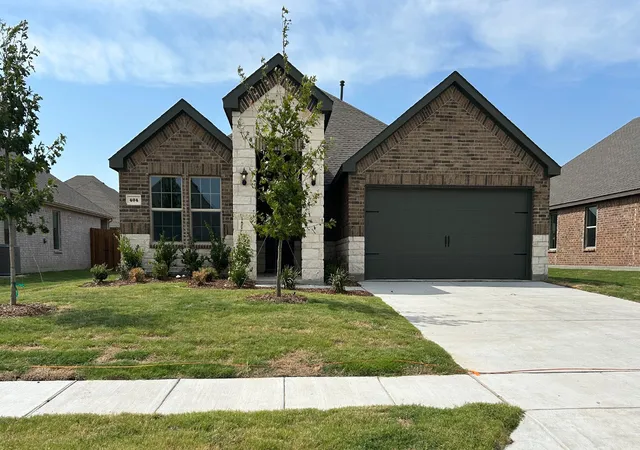 Photo 1 of Single family home for sale at 404 Carthage St, Caddo Mills, TX 75135 | MLS# 21370391 | Listing updated on 2026-10-02