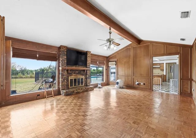 Photo 3 of Single family home for sale at 5 Crestview Cir, Rockwall, TX 75087 | MLS# 21369973 | Listing updated on 2026-09-22