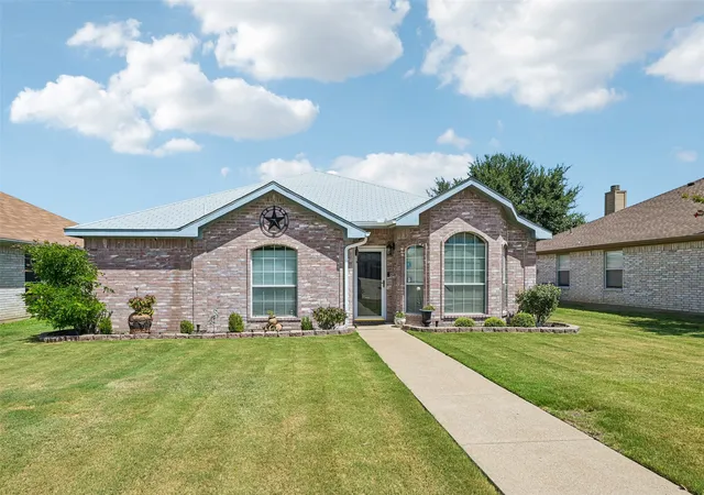 Photo 3 of Single family home for sale at 3209 Welch Ln, Sachse, TX 75048 | MLS# 21363875 | Listing updated on 2026-10-01