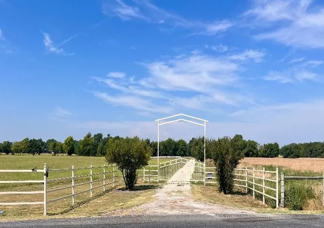 Photo 3 of House for sale at 8081 County Road 500, Blue Ridge, TX 75424 | MLS# 21369597 | Listing updated on 2026-08-29