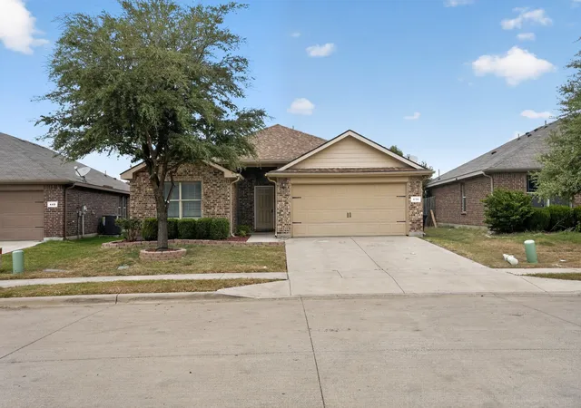 Photo 1 of Single family home for sale at 436 Cameron Hill Pt, Fort Worth, TX 76134 | MLS# 21370493 | Listing updated on 2026-08-27