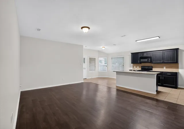 Photo 2 of Single family home for sale at 436 Cameron Hill Pt, Fort Worth, TX 76134 | MLS# 21370493 | Listing updated on 2026-08-27