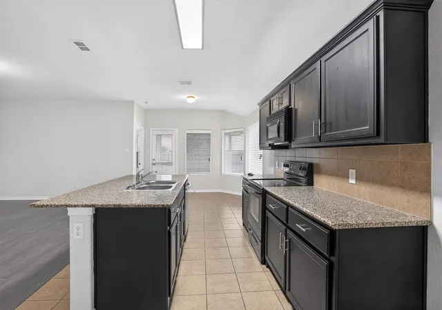 Photo 3 of Single family home for sale at 436 Cameron Hill Pt, Fort Worth, TX 76134 | MLS# 21370493 | Listing updated on 2026-08-27